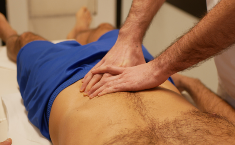 Dolori cronici e Fascia: come l&rsquo;osteopatia sblocca le tensioni profonde