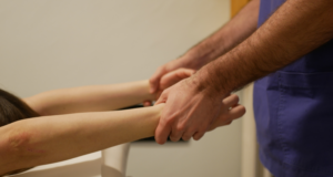 Trattamento Osteopatico: Perch&eacute; la Salute si Costruisce Insieme
