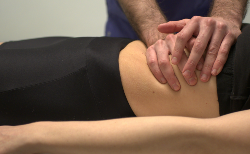 Sindrome del Colon Irritabile (IBS): Come l&rsquo;Osteopatia pu&ograve; Aiutare a Gestire i Sintomi